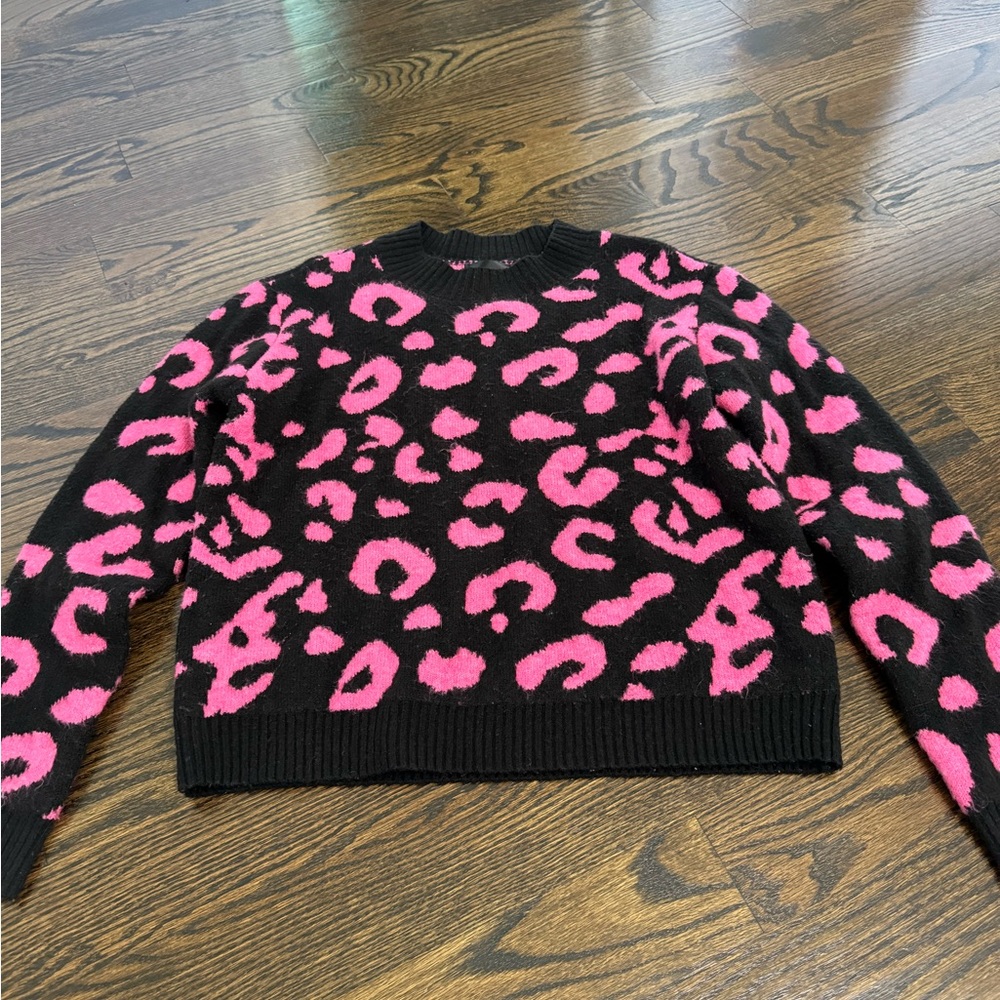 Line and dot medium cheetah pink and black sweater